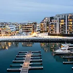 Apartment Deluxe Arctic Seafront With Sea & Mountain Views Tromsø