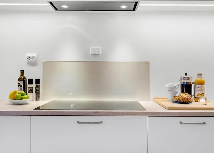 Deluxe Arctic Seafront With Sea & Mountain Views Apartament *