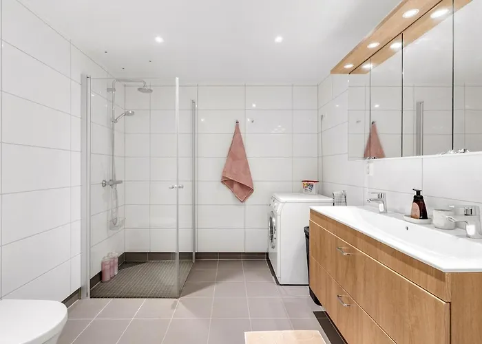 Deluxe Arctic Seafront With Sea & Mountain Views Apartamento *