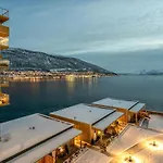 Deluxe Arctic Seafront With Sea & Mountain Views Apartman Tromsø