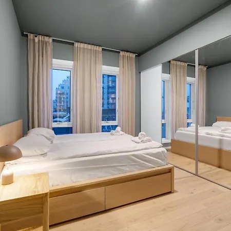 Apartman Deluxe Arctic Seafront With Sea & Mountain Views *
